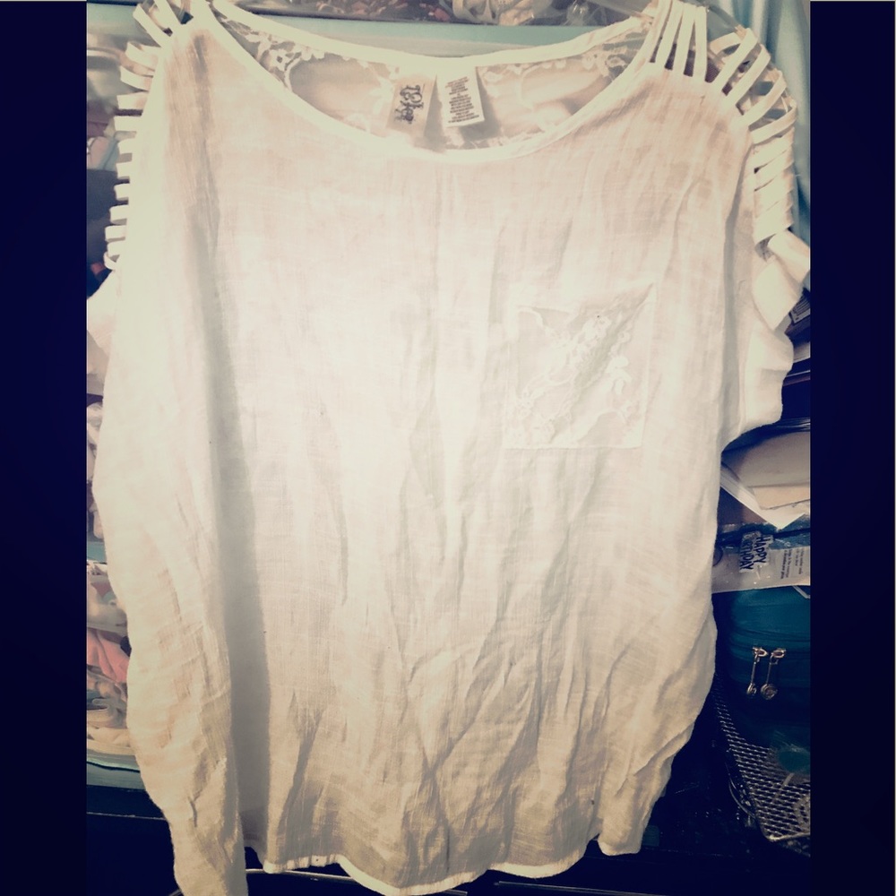 🛍Gorgeous Loter Lace Top.   Pick 2 for $20!!